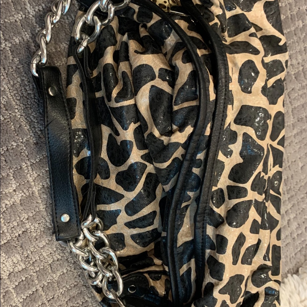 Cheetah print shoulder pocketbook